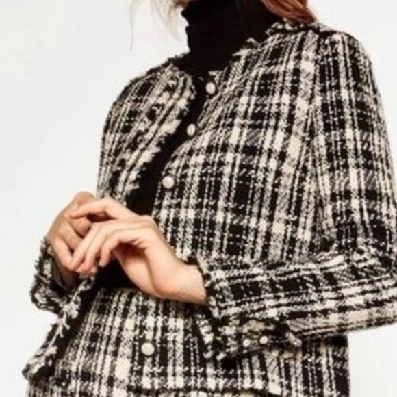 Zara Women's Black & White Boucle Tweed Blazer Jacket Pearl Buttons Sz Small - Picture 4 of 11